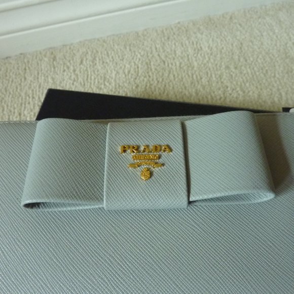 PRADA Saffiano Leather Logo Bow Zippered Wallet - Picture 4 of 12